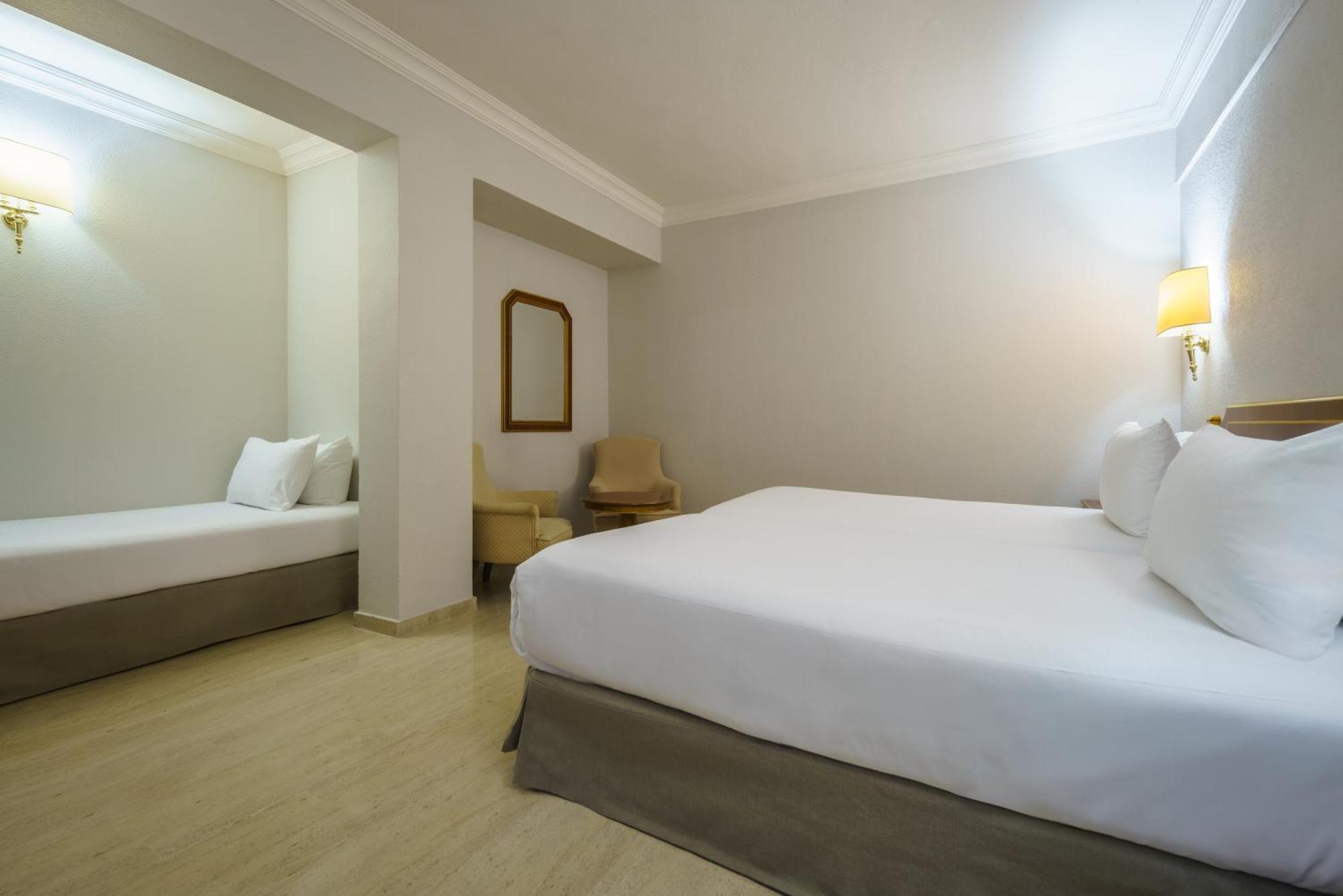 Crisol Jardines De Cordoba Hotel Екстериор снимка